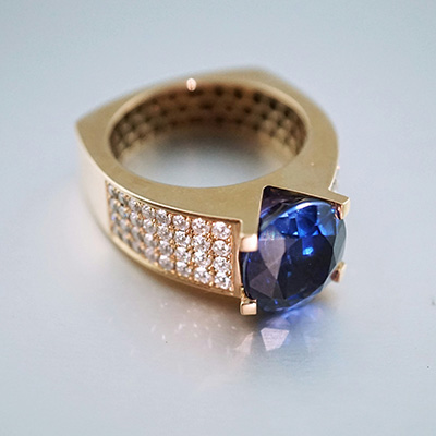 Latest custom jewelry